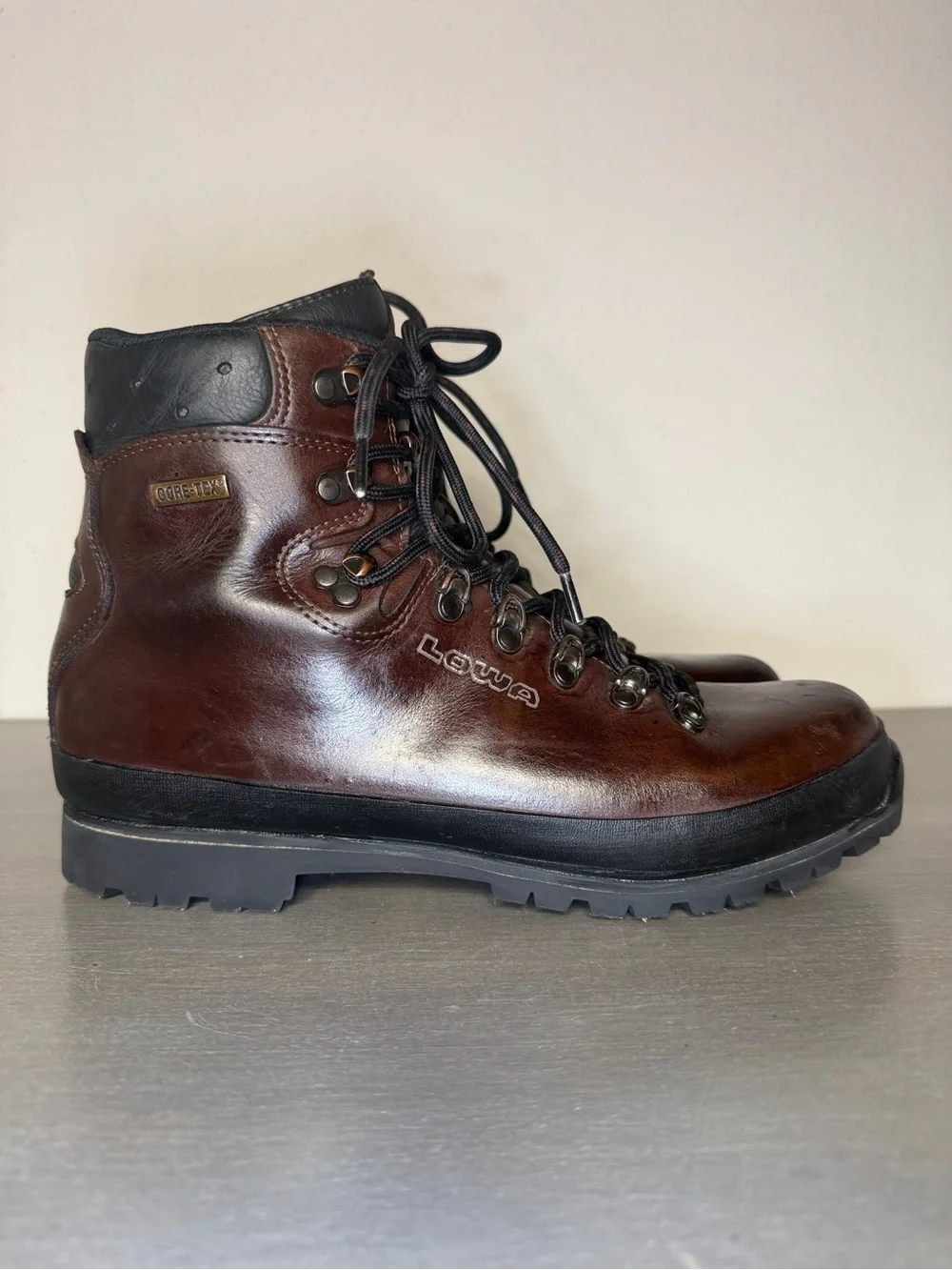 Lowa Hiking Boots Mens Sz 10 Leather Waterproof Outdoor Brown Vibram Gore-Tex